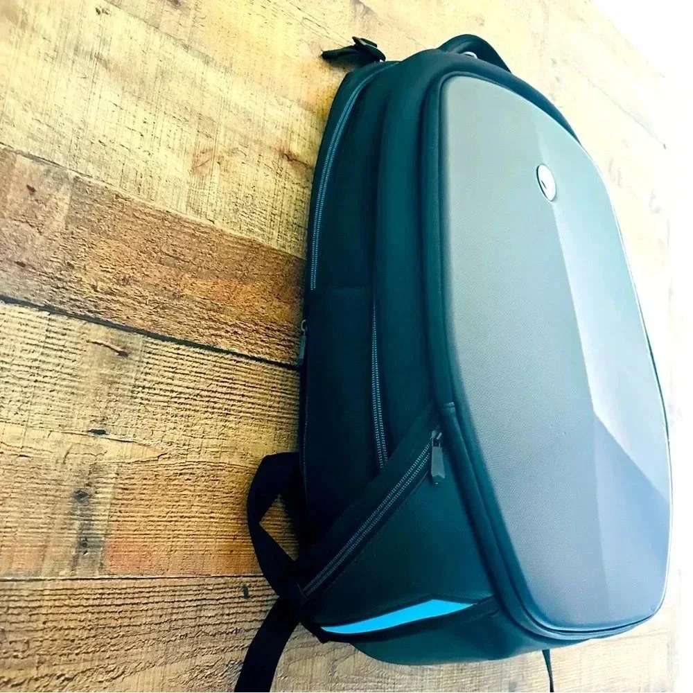 NWOT Mobile Edge Alienware Vindicator 2.0 Backpack for 15.6" Laptops - Picture 4 of 14